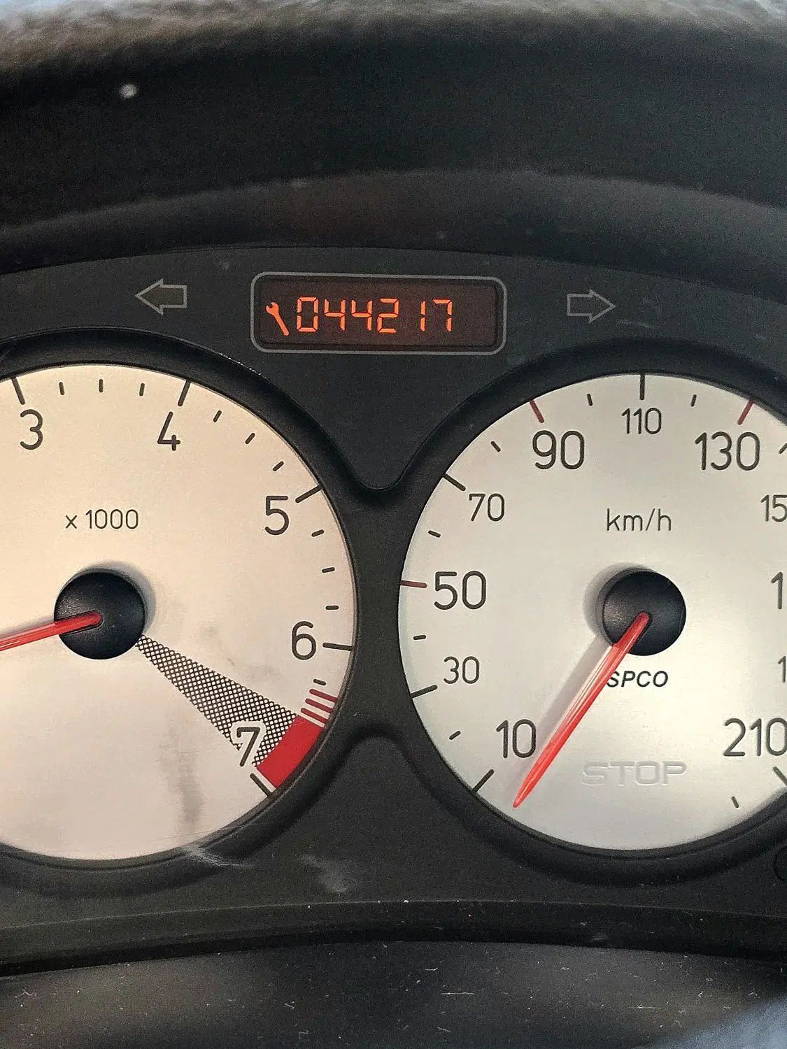 پژو ۲۰۶ صندوق دار v8 - 1396