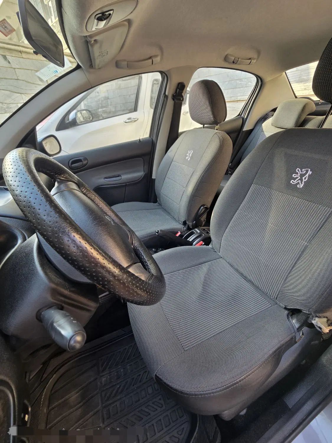 پژو ۲۰۶ صندوق دار v8 - 1396