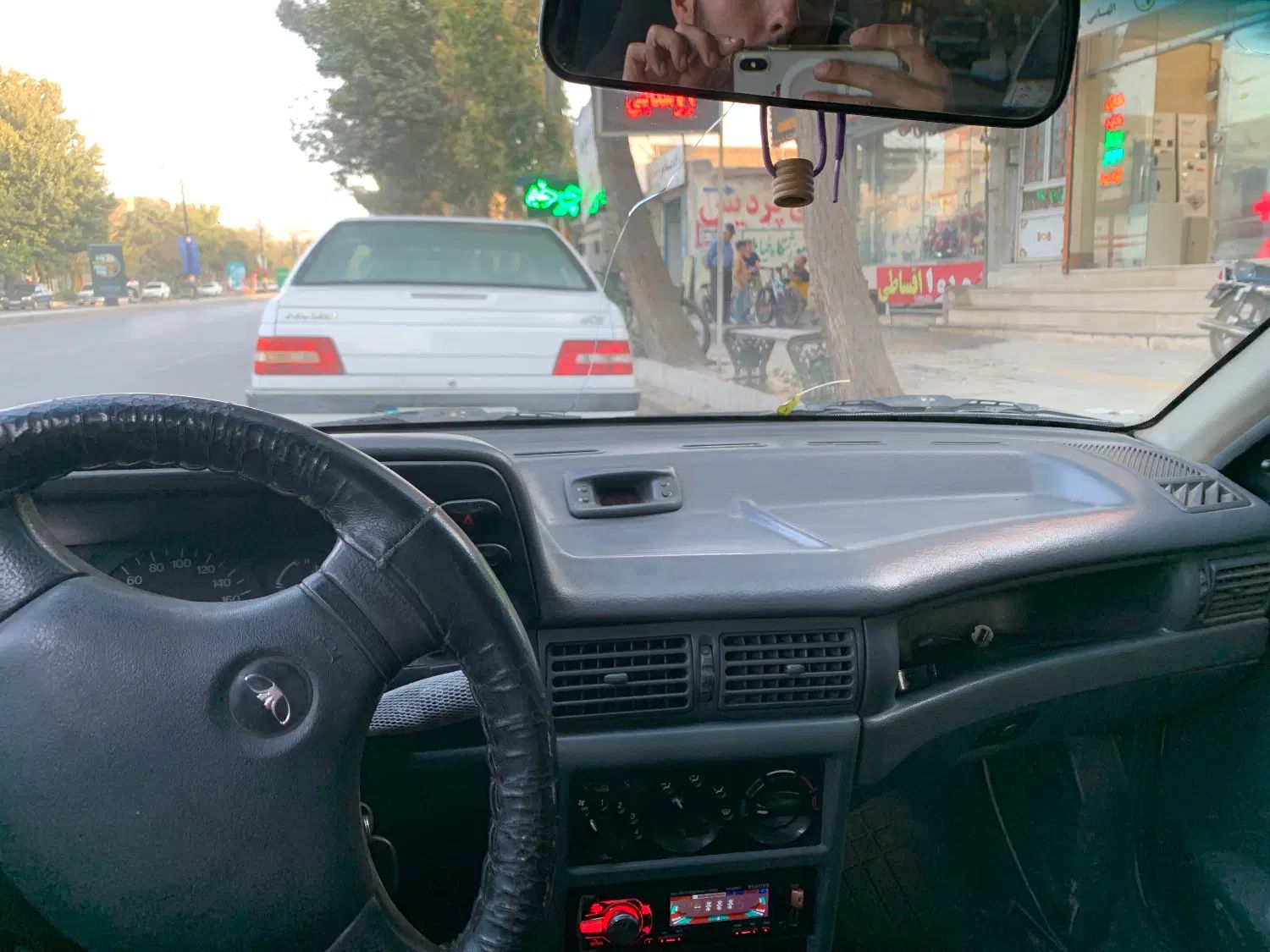 دوو سیلو سدان - 1381