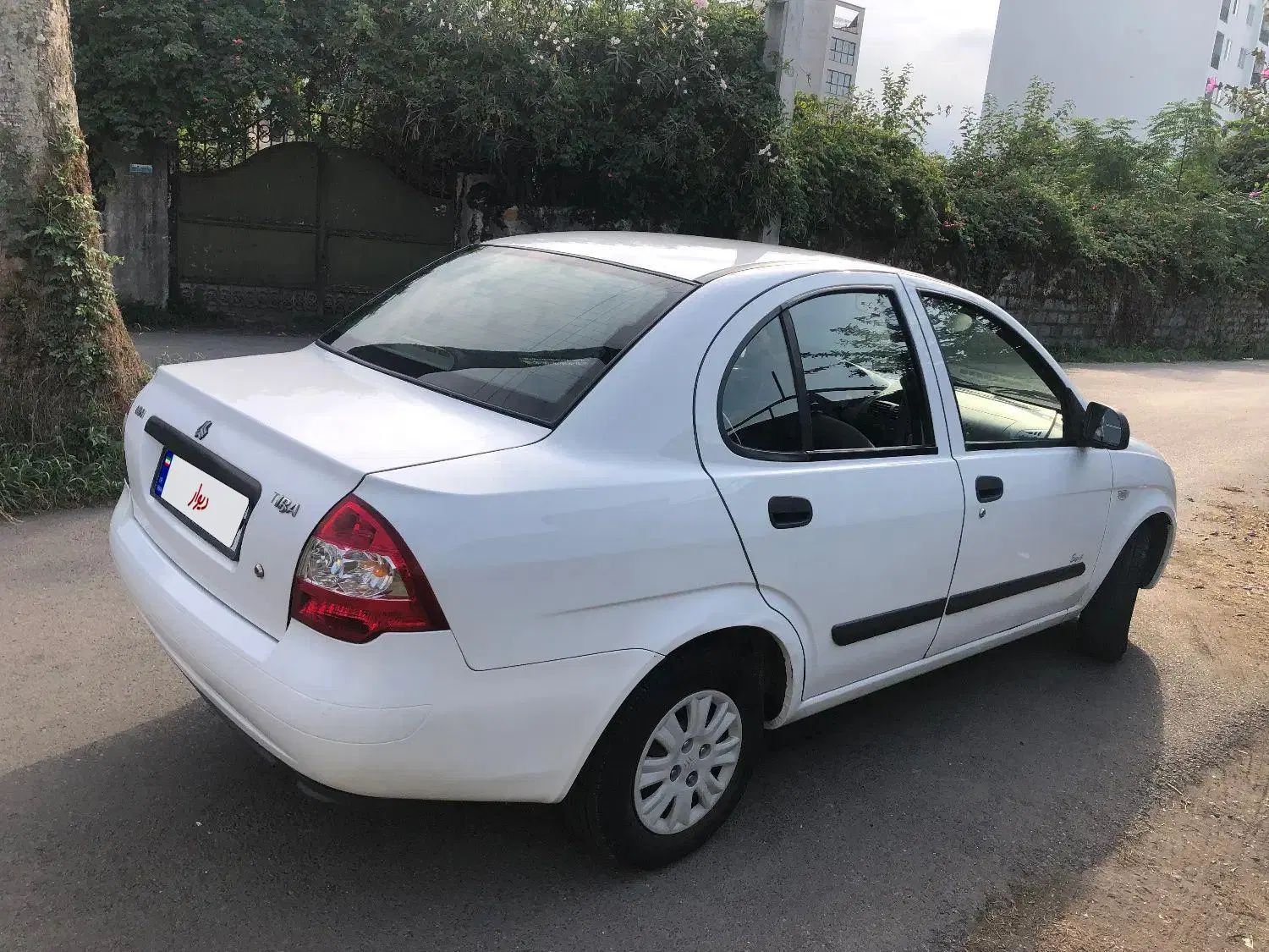 تیبا صندوق دار SX - 1392