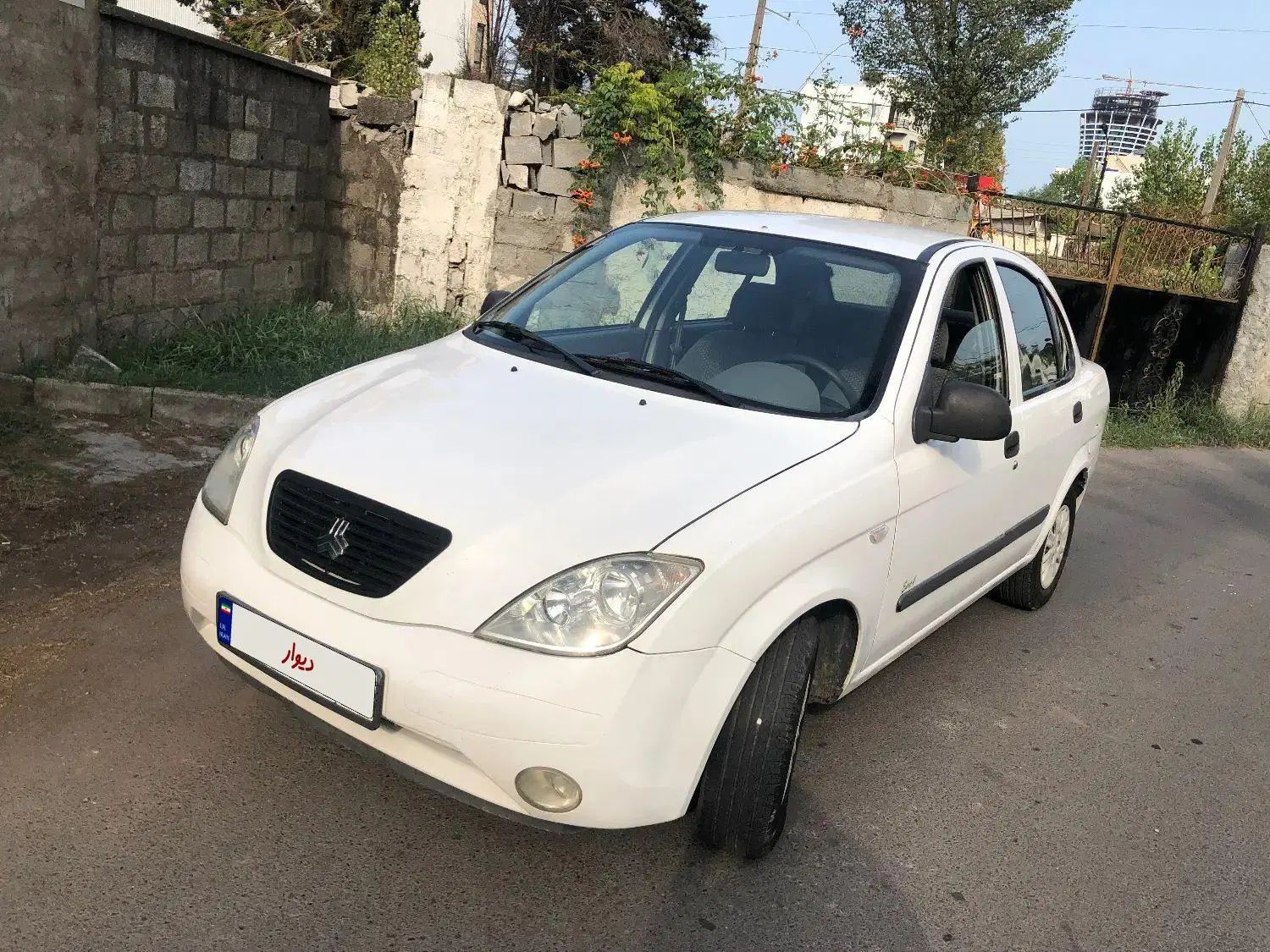 تیبا صندوق دار SX - 1392