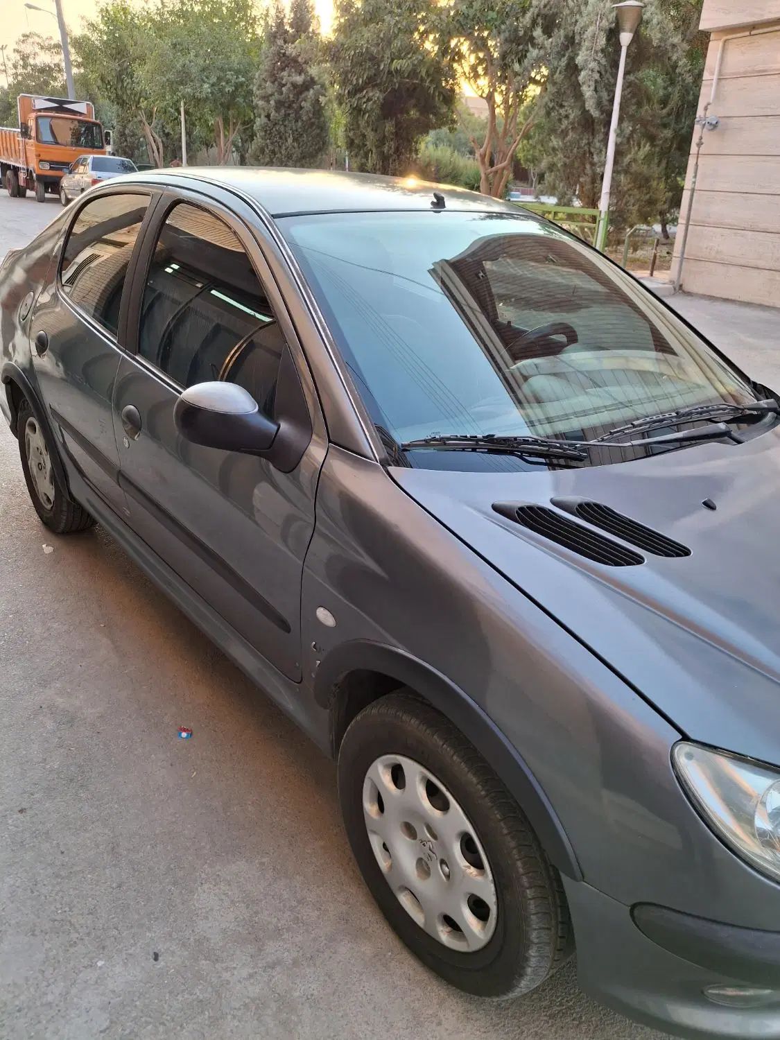 پژو ۲۰۶ صندوق دار v8 - 1390