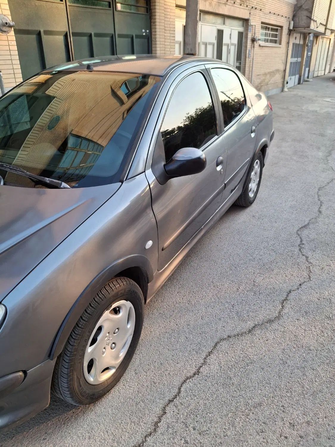 پژو ۲۰۶ صندوق دار v8 - 1390