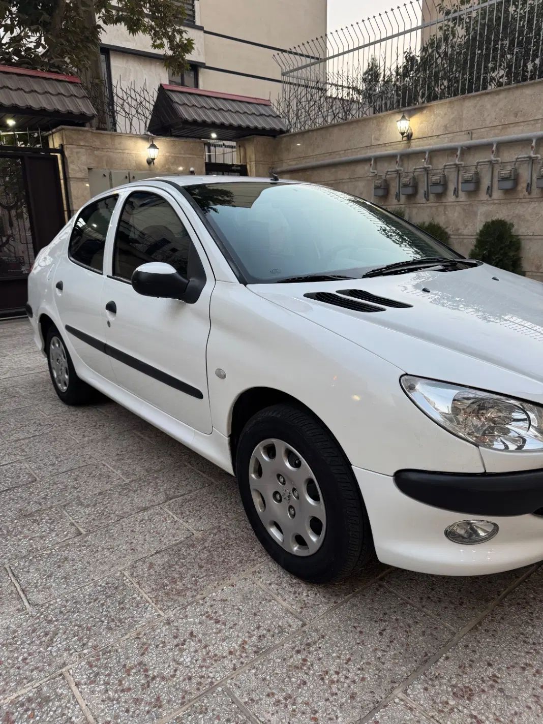 پژو ۲۰۶ صندوق دار v8 - 1397