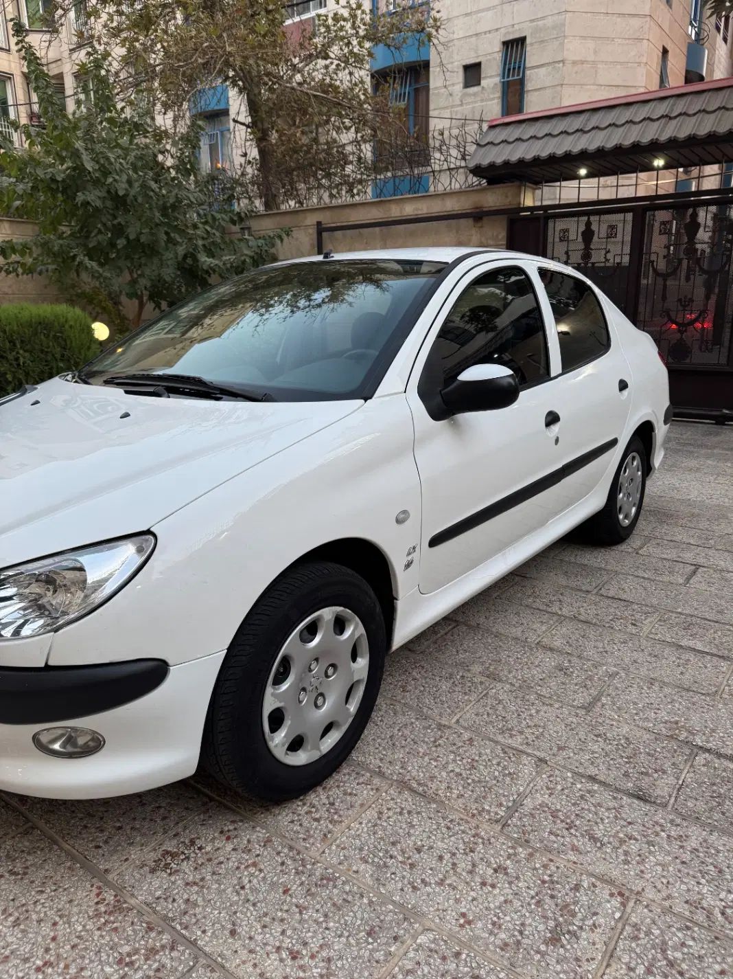 پژو ۲۰۶ صندوق دار v8 - 1397