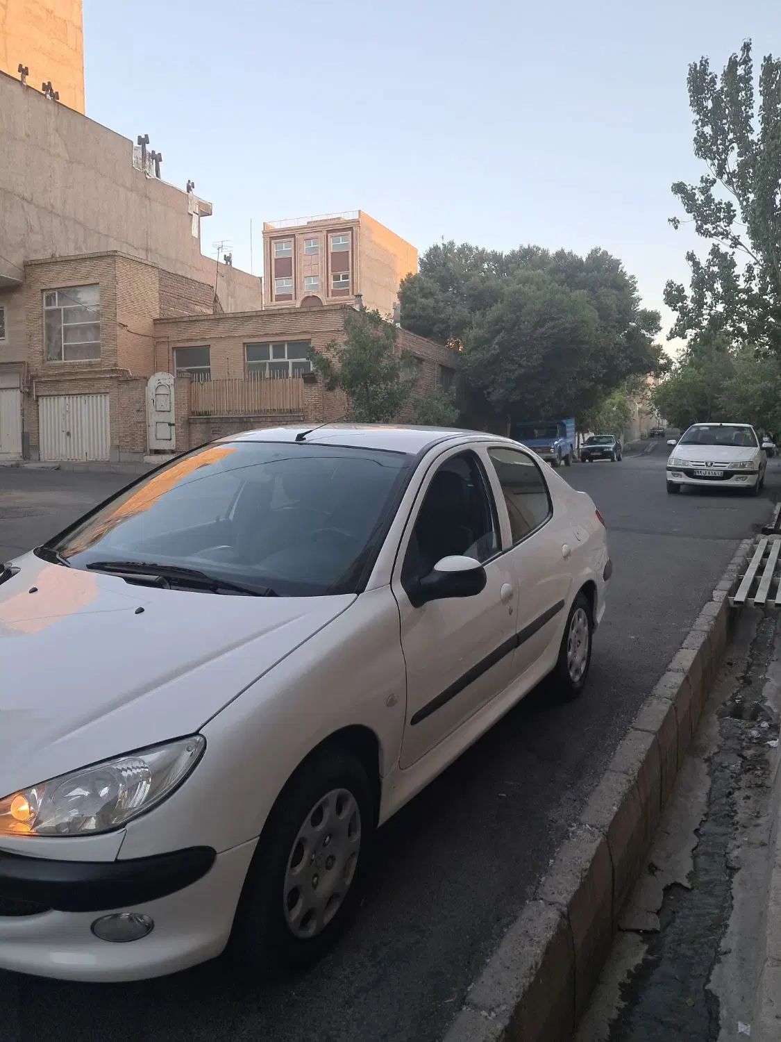 پژو ۲۰۶ صندوق دار v2 - 1391