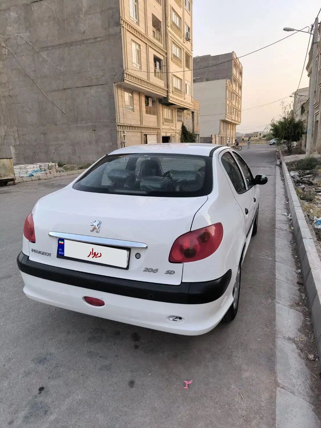 پژو ۲۰۶ صندوق دار v8 - 1396