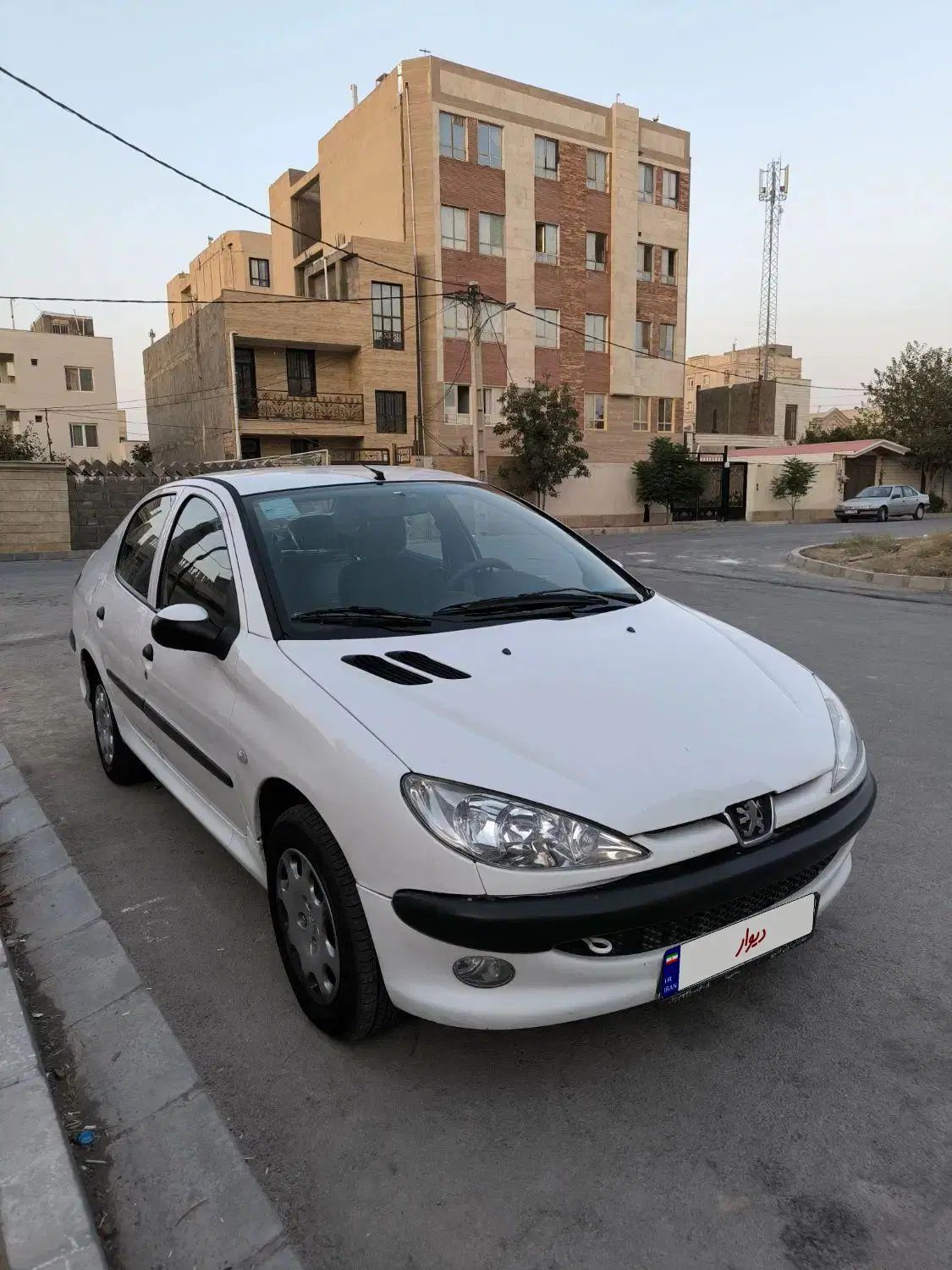 پژو ۲۰۶ صندوق دار v8 - 1396