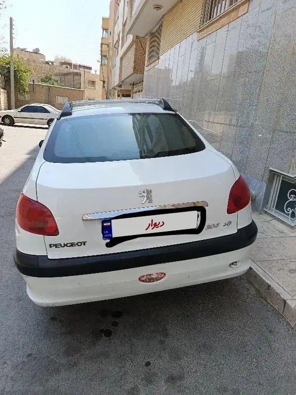 پژو ۲۰۶ صندوق دار v8 - 1390