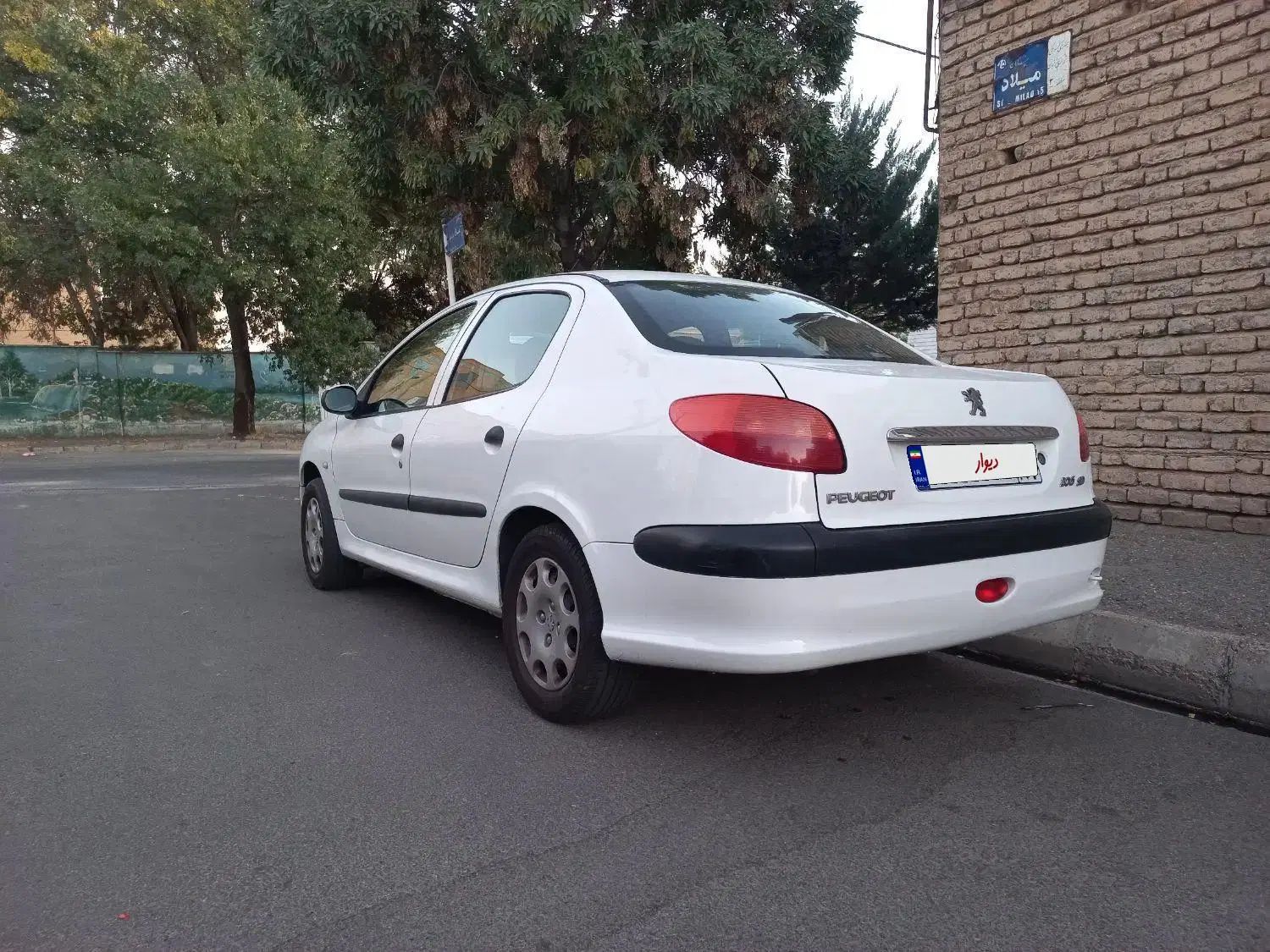 پژو ۲۰۶ صندوق دار v8 - 1389