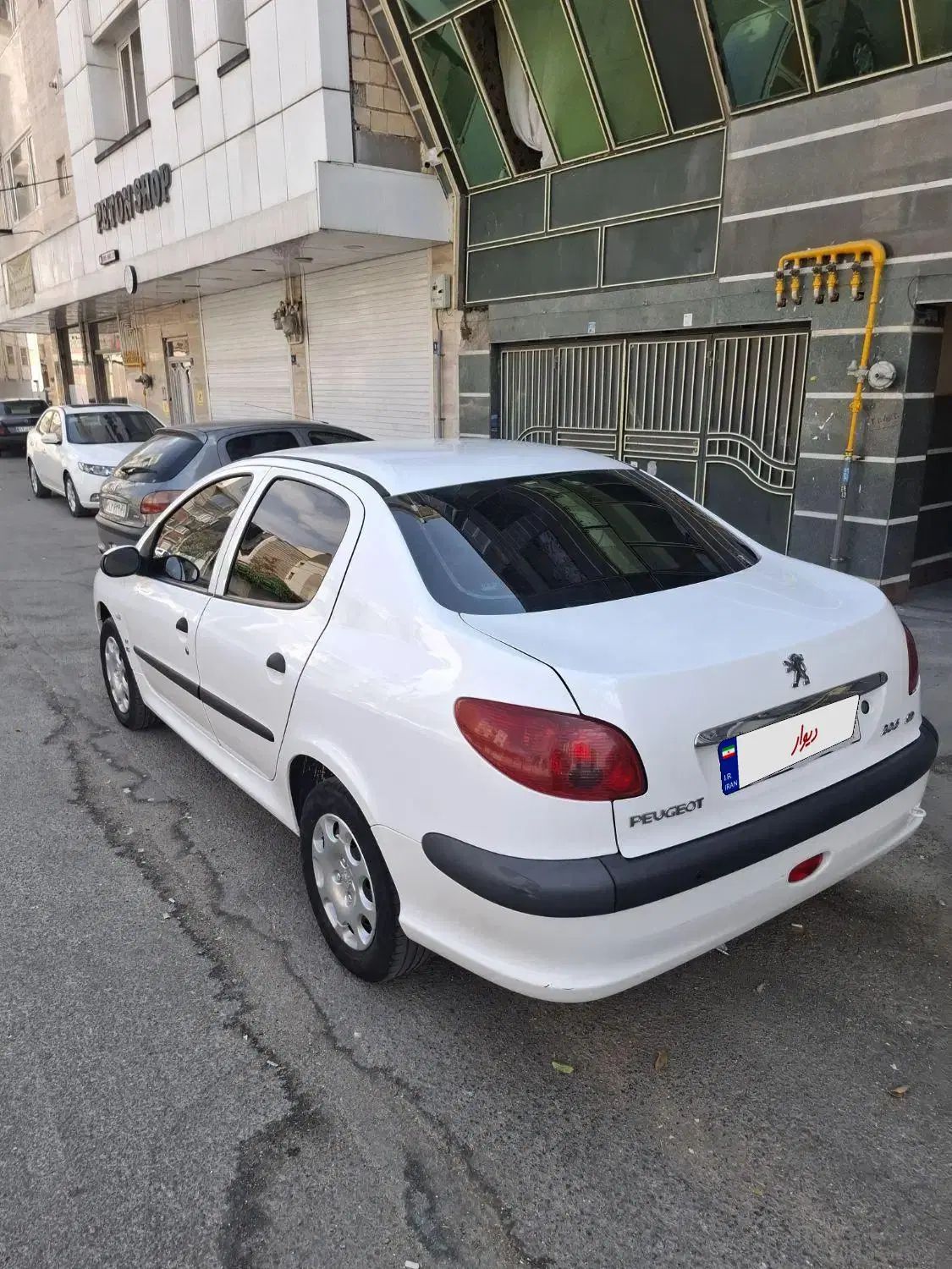 پژو ۲۰۶ صندوق دار v8 - 1398