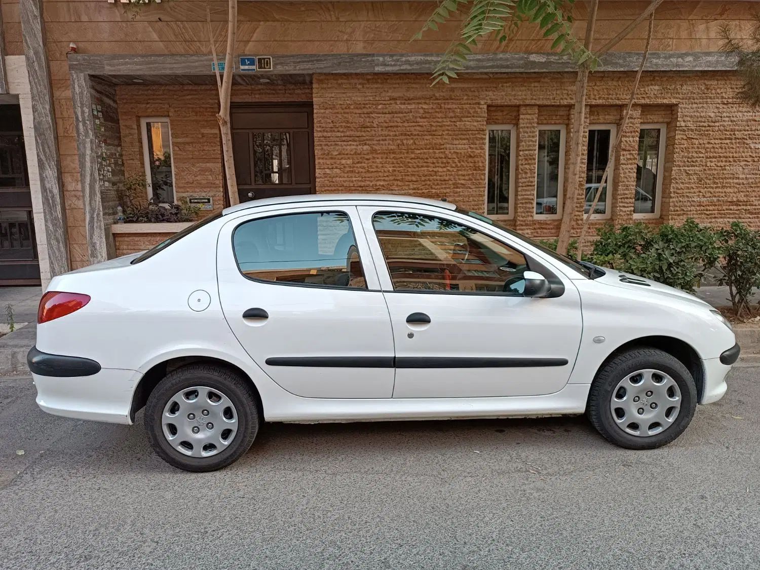 پژو ۲۰۶ صندوق دار v8 - 1394