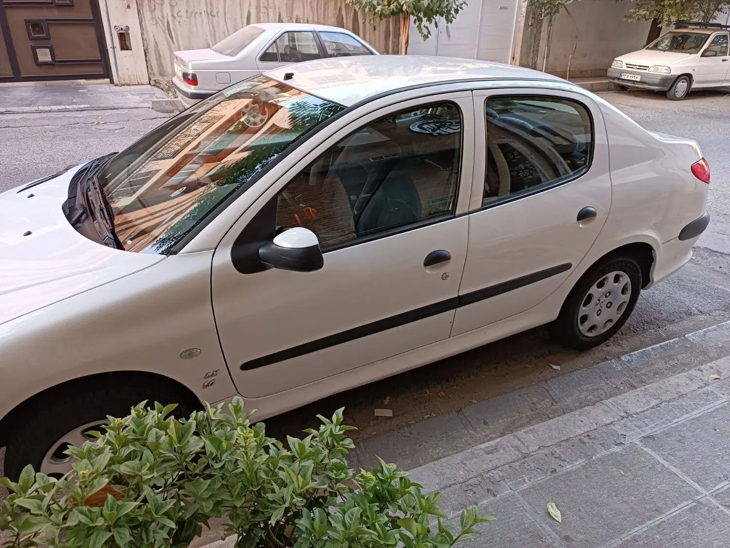 پژو ۲۰۶ صندوق دار v8 - 1394