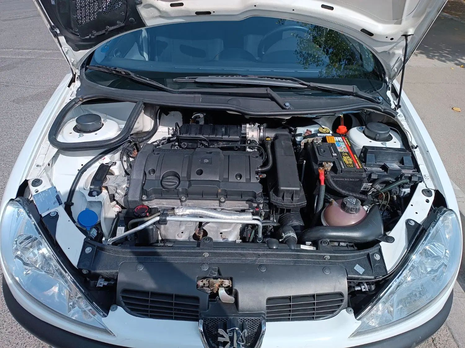 پژو ۲۰۶ صندوق دار v8 - 1394