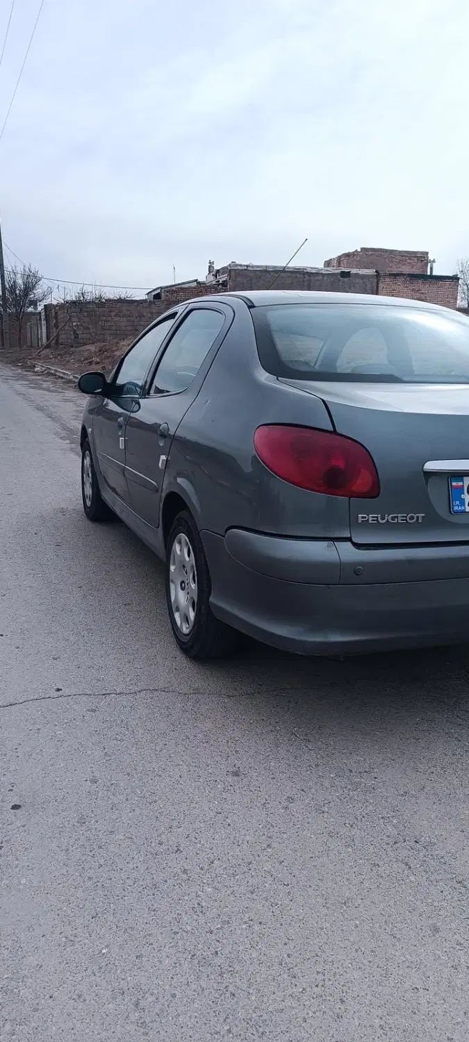 پژو ۲۰۶ صندوق دار v20 - 1389
