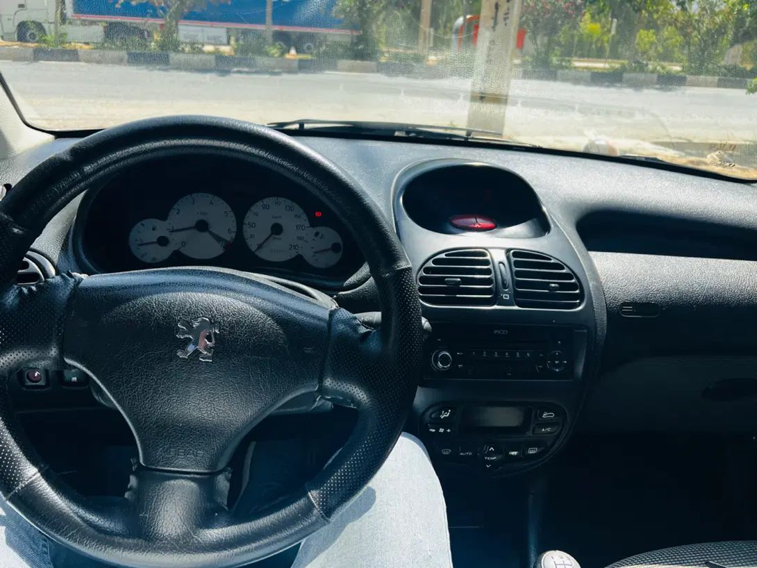 پژو ۲۰۶ صندوق دار v8 - 1398