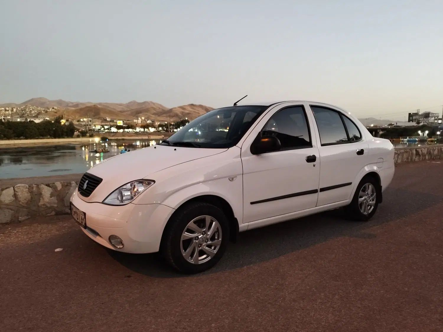 تیبا صندوق دار SX - 1399