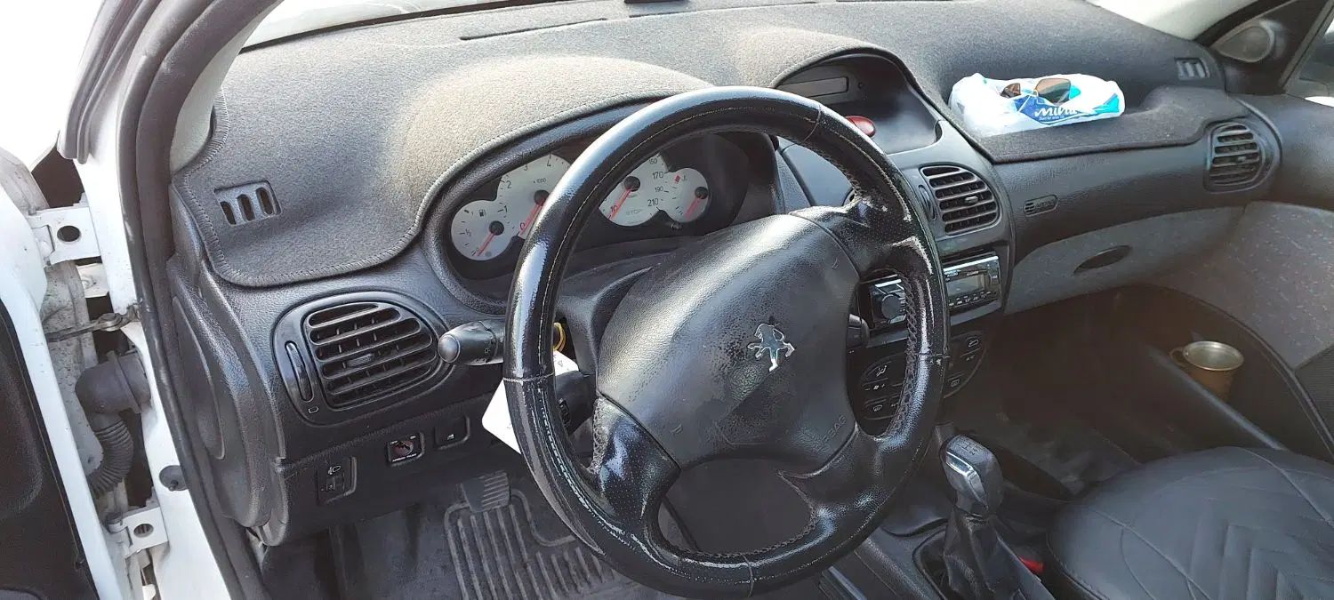 پژو ۲۰۶ صندوق دار v8 - 1389