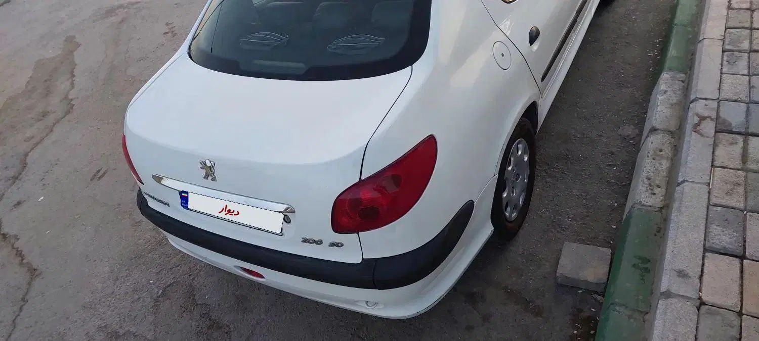 پژو ۲۰۶ صندوق دار v8 - 1389