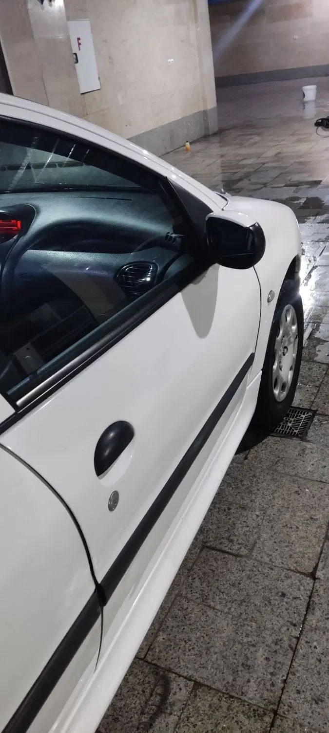 پژو ۲۰۶ صندوق دار v8 - 1396