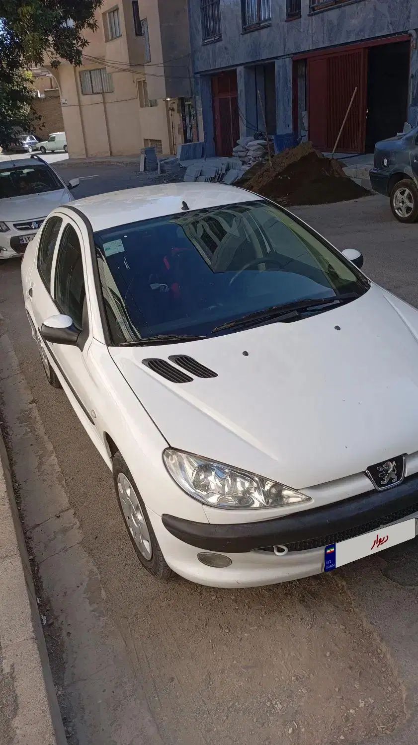 پژو ۲۰۶ صندوق دار v8 - 1393