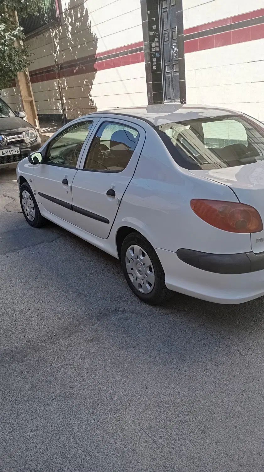 پژو ۲۰۶ صندوق دار v8 - 1393