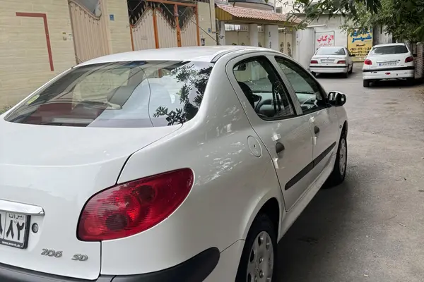 پژو ۲۰۶ صندوق دار v8 - 1398