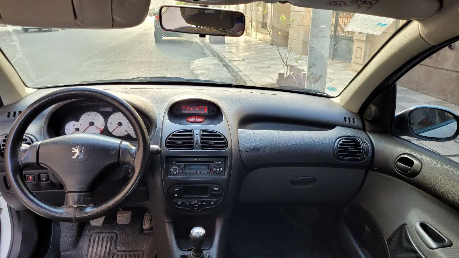 پژو ۲۰۶ صندوق دار v8 - 1398