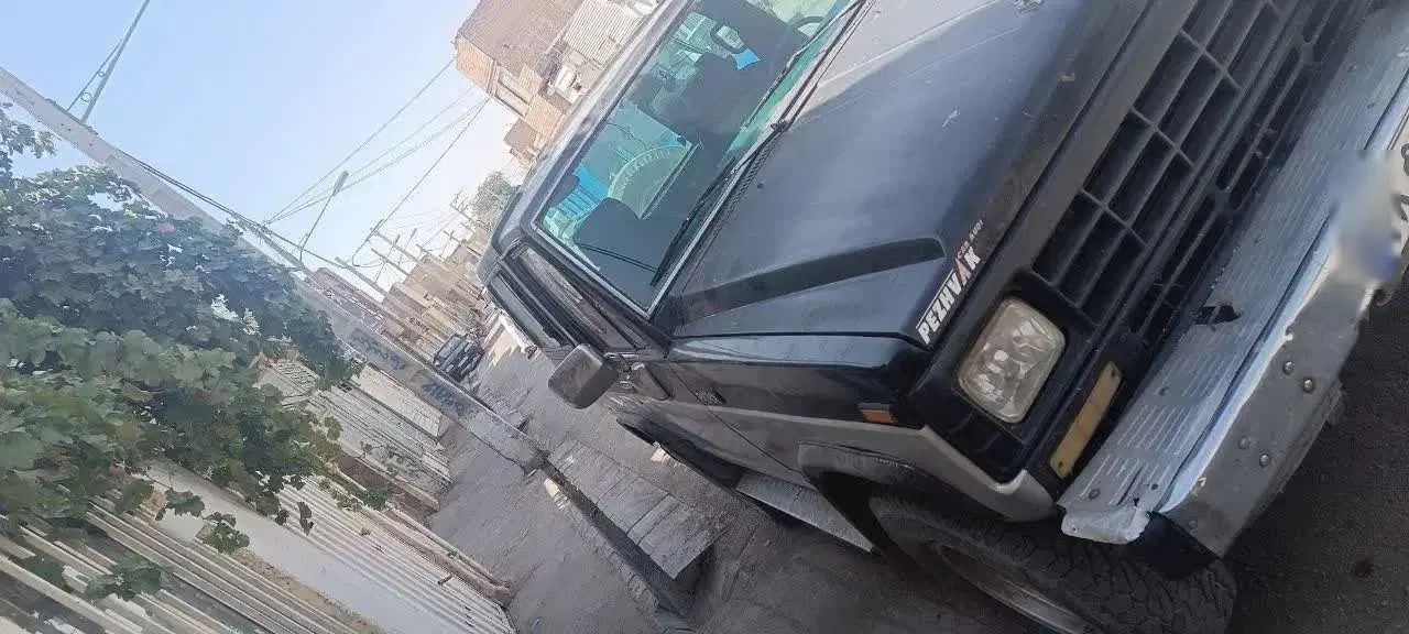 نیسان پاترول دو درب دنده‌ای - 1998