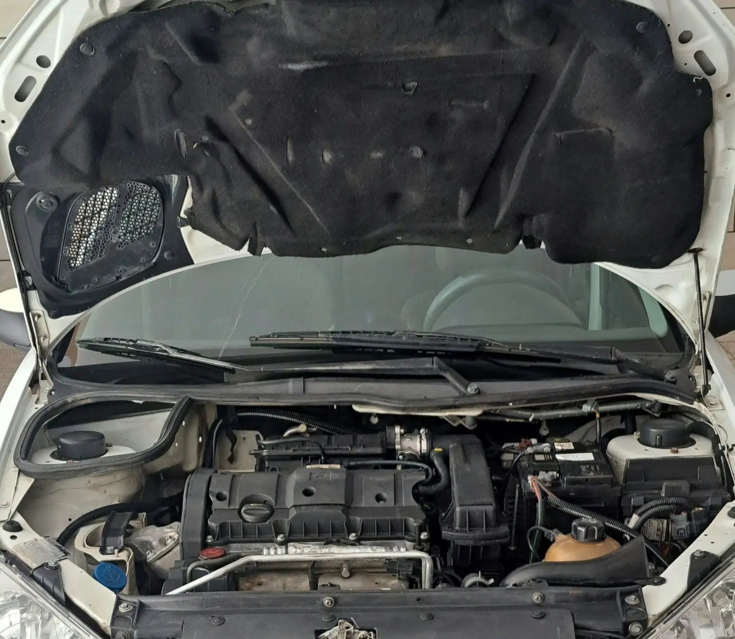 پژو ۲۰۶ صندوق دار v8 - 1394
