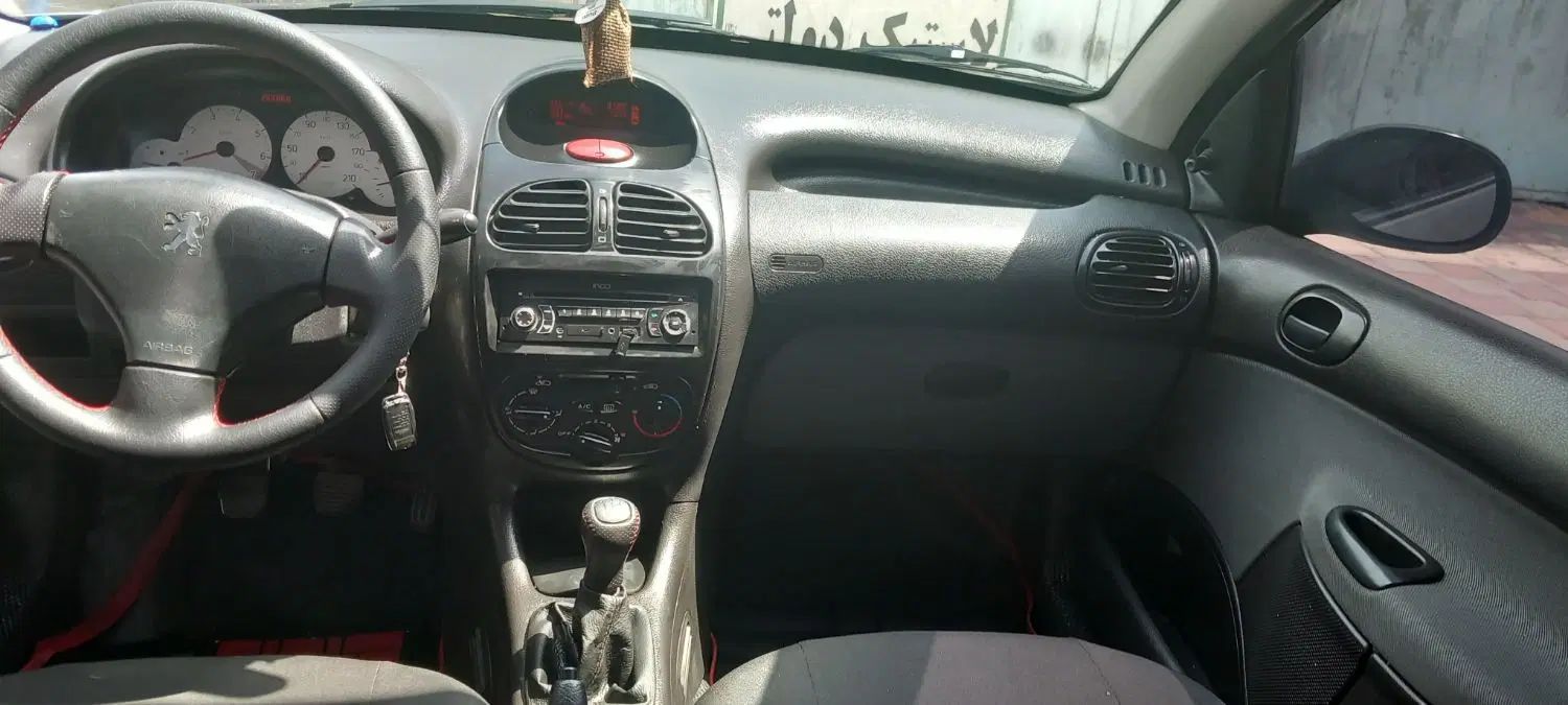 پژو ۲۰۶ صندوق دار v8 - 1394