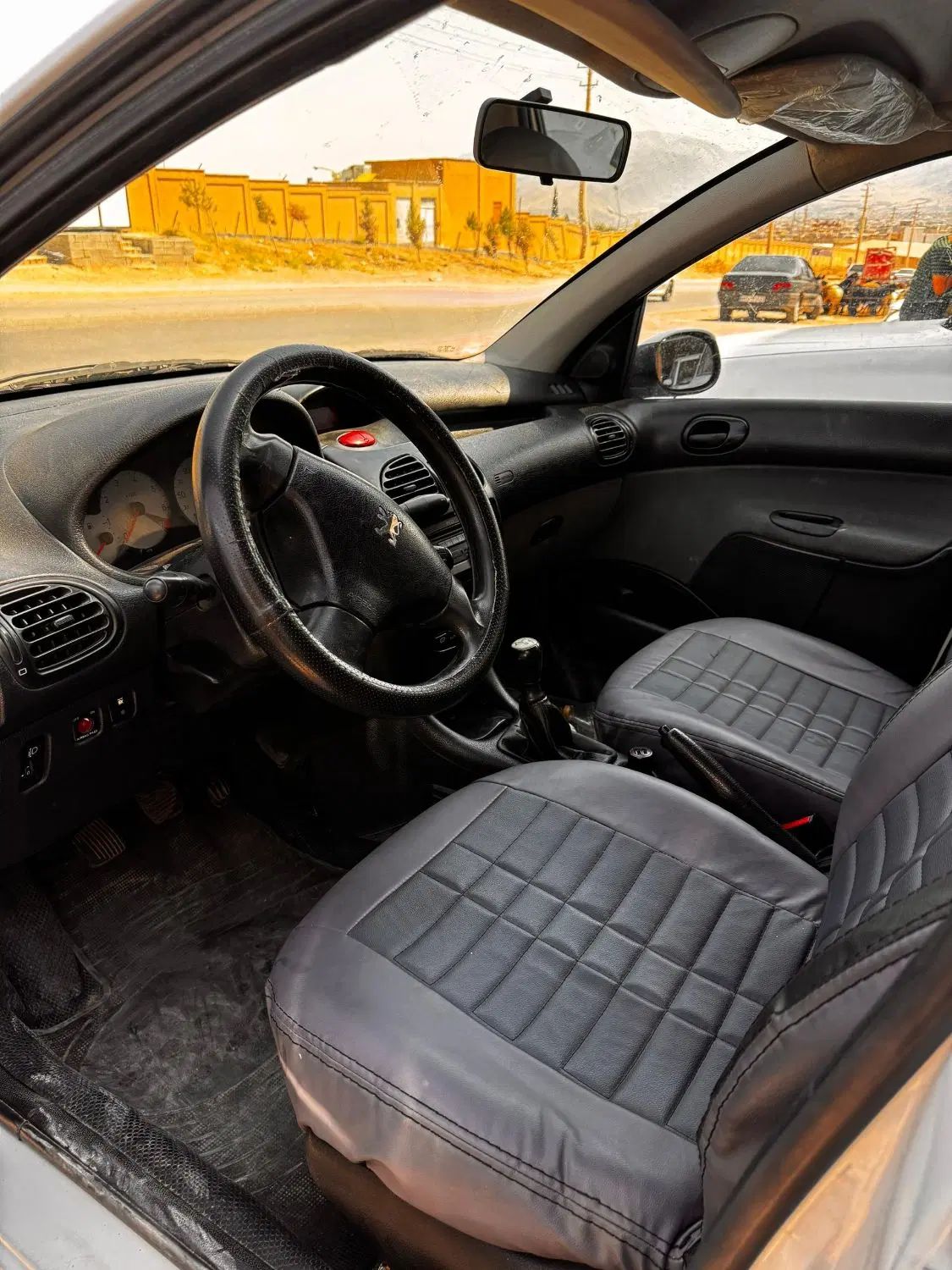 پژو ۲۰۶ صندوق دار v8 - 1395
