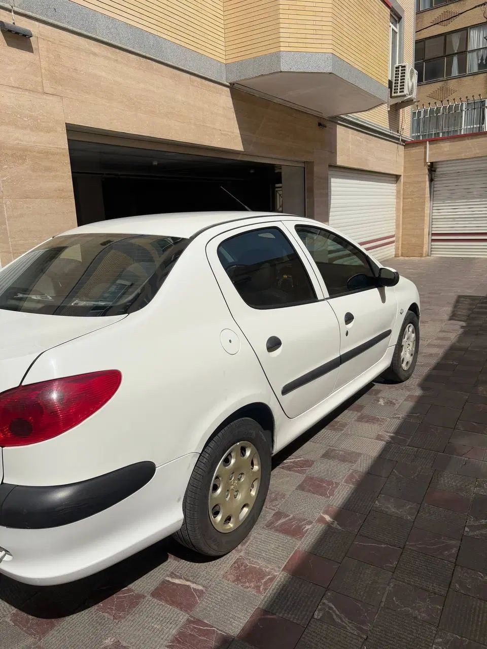 پژو ۲۰۶ صندوق دار v8 - 1393