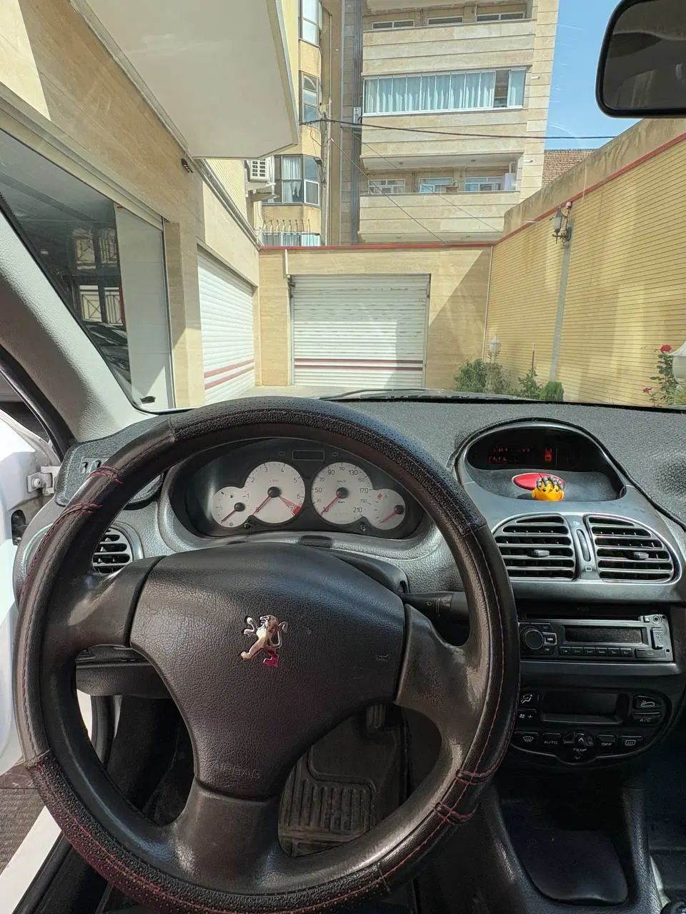 پژو ۲۰۶ صندوق دار v8 - 1393