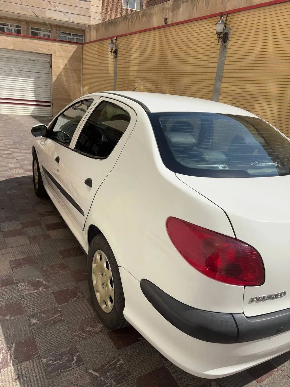 پژو ۲۰۶ صندوق دار v8 - 1393
