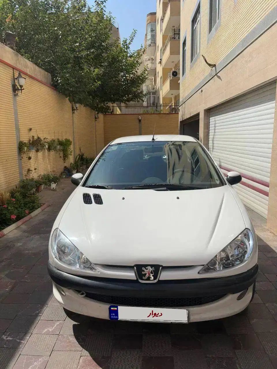 پژو ۲۰۶ صندوق دار v8 - 1393