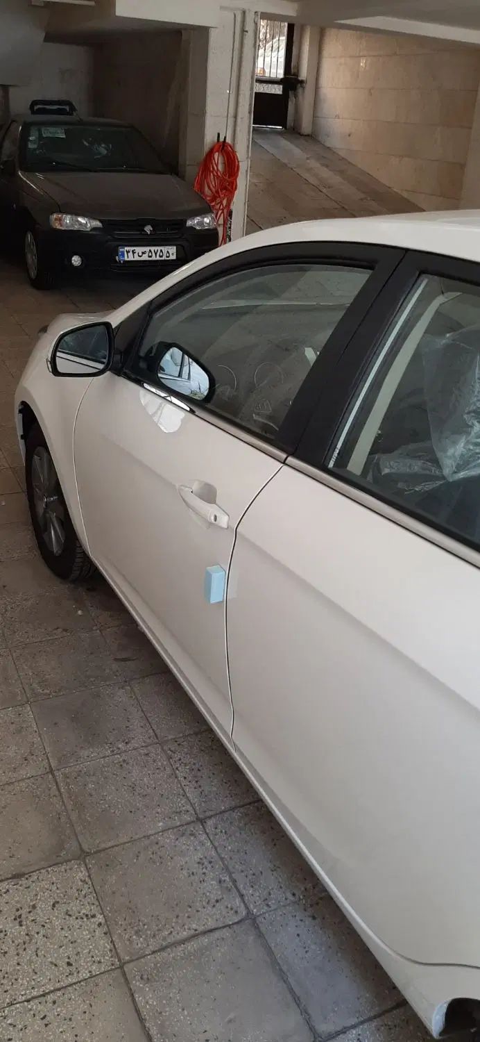 جک J4 اتوماتیک آپشنال - 1402