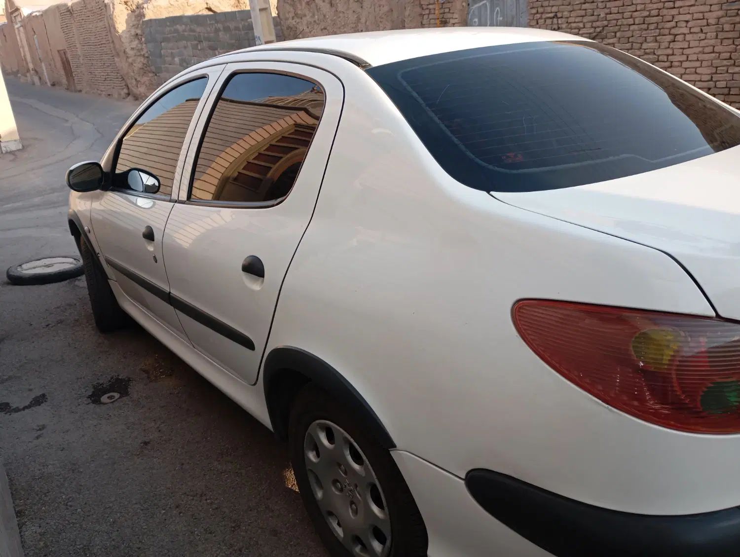 پژو ۲۰۶ صندوق دار v8 - 1392