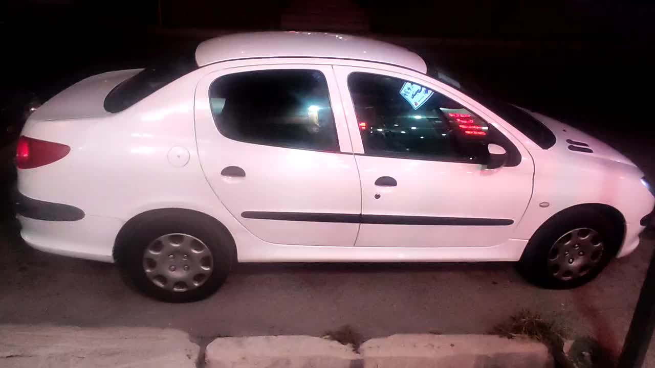 پژو ۲۰۶ صندوق دار v8 - 1395