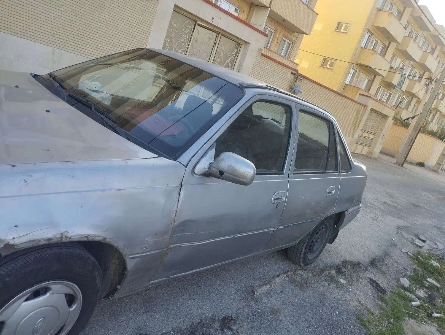 دوو سیلو سدان - 1377
