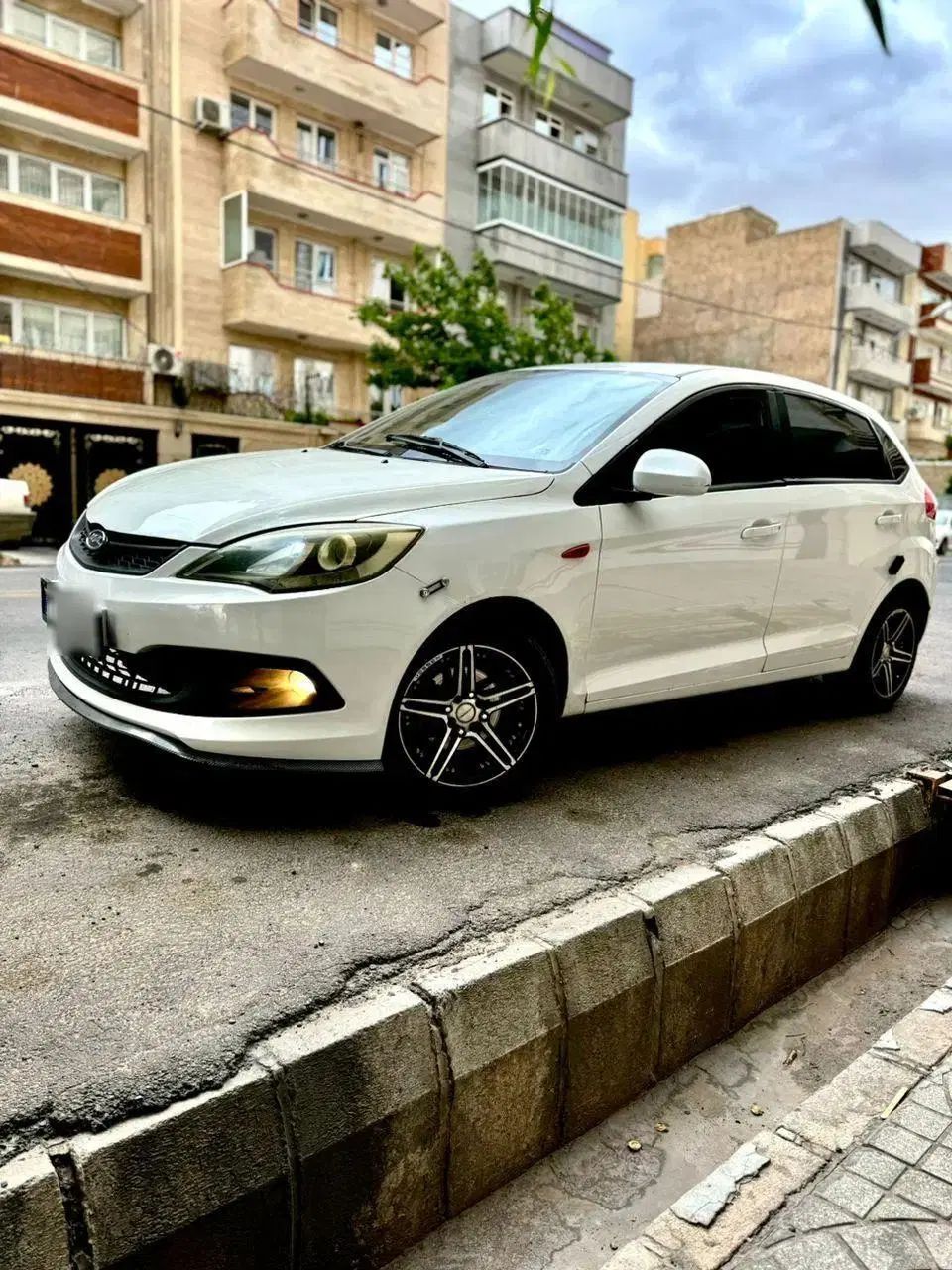 خودرو ام وی ام، 315 هاچ بک آگهی ann_20445361