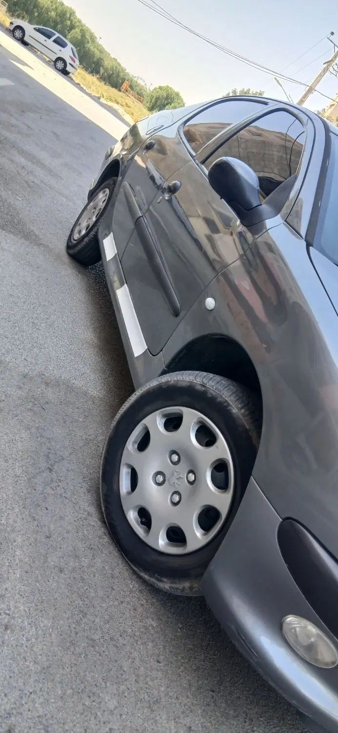 پژو ۲۰۶ صندوق دار v8 - 1393