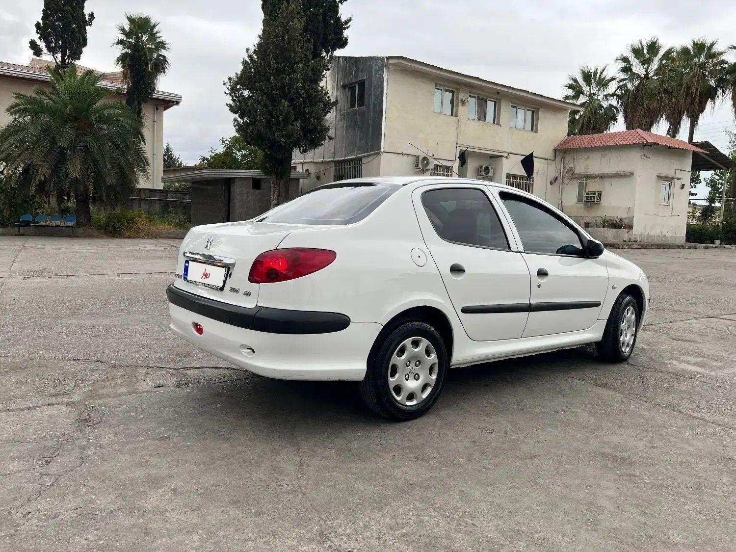 پژو ۲۰۶ صندوق دار v8 - 1397