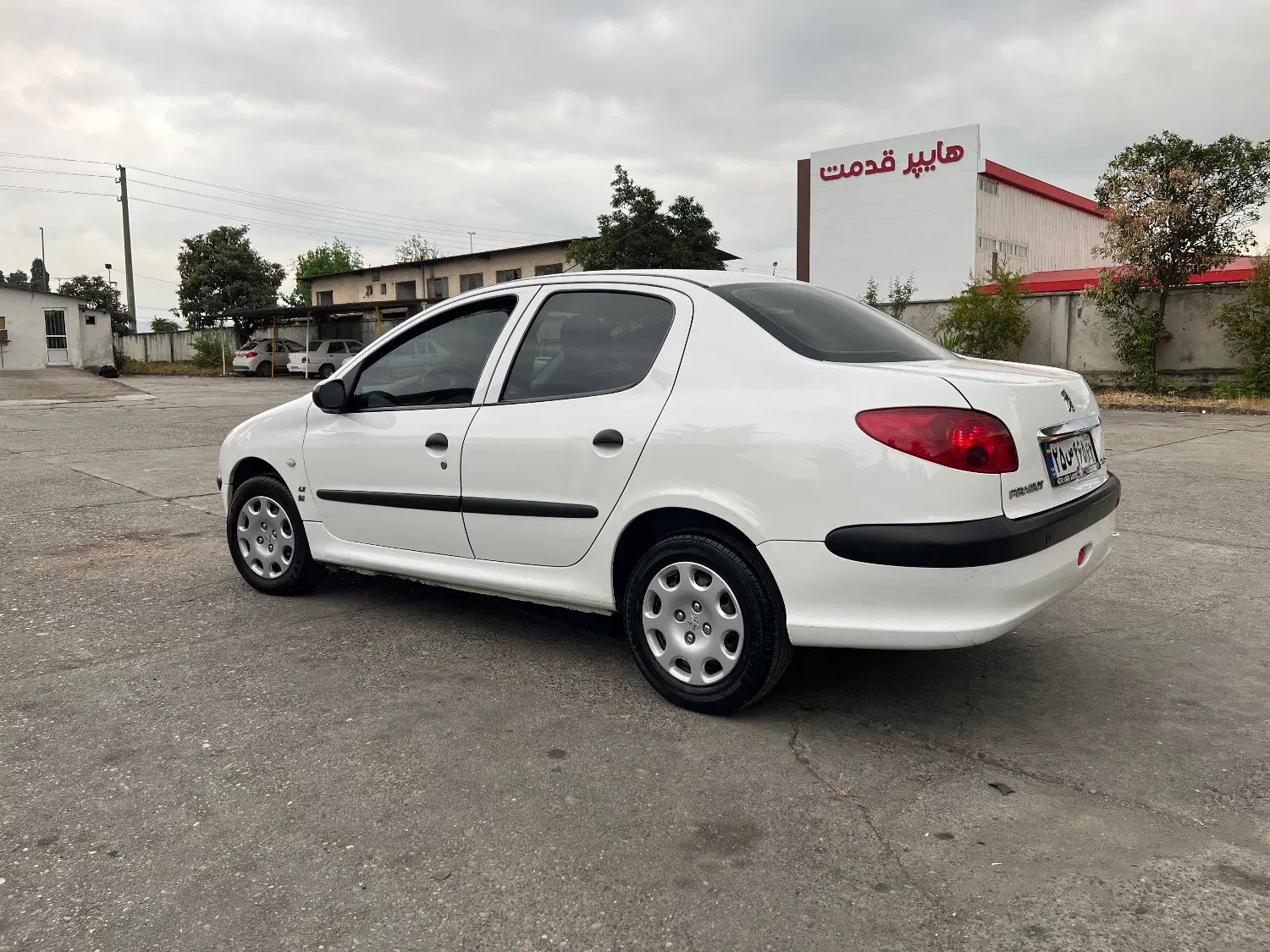 پژو ۲۰۶ صندوق دار v8 - 1397