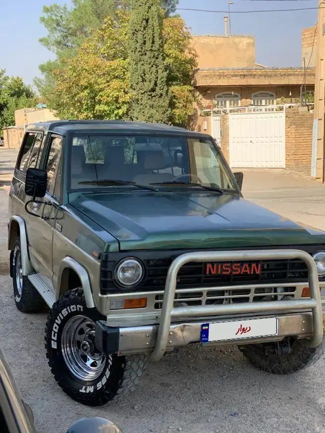 نیسان پاترول دو درب دنده‌ای - 1998