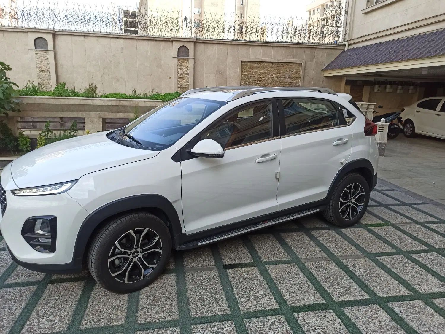 ام وی ام X22 پرو دنده‌ای - 1402