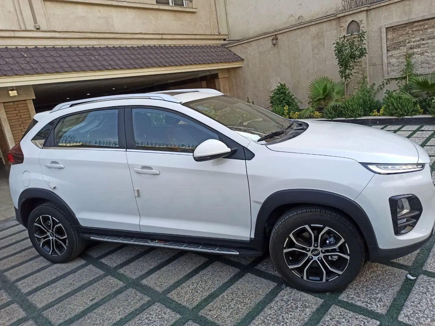ام وی ام X22 پرو دنده‌ای - 1402