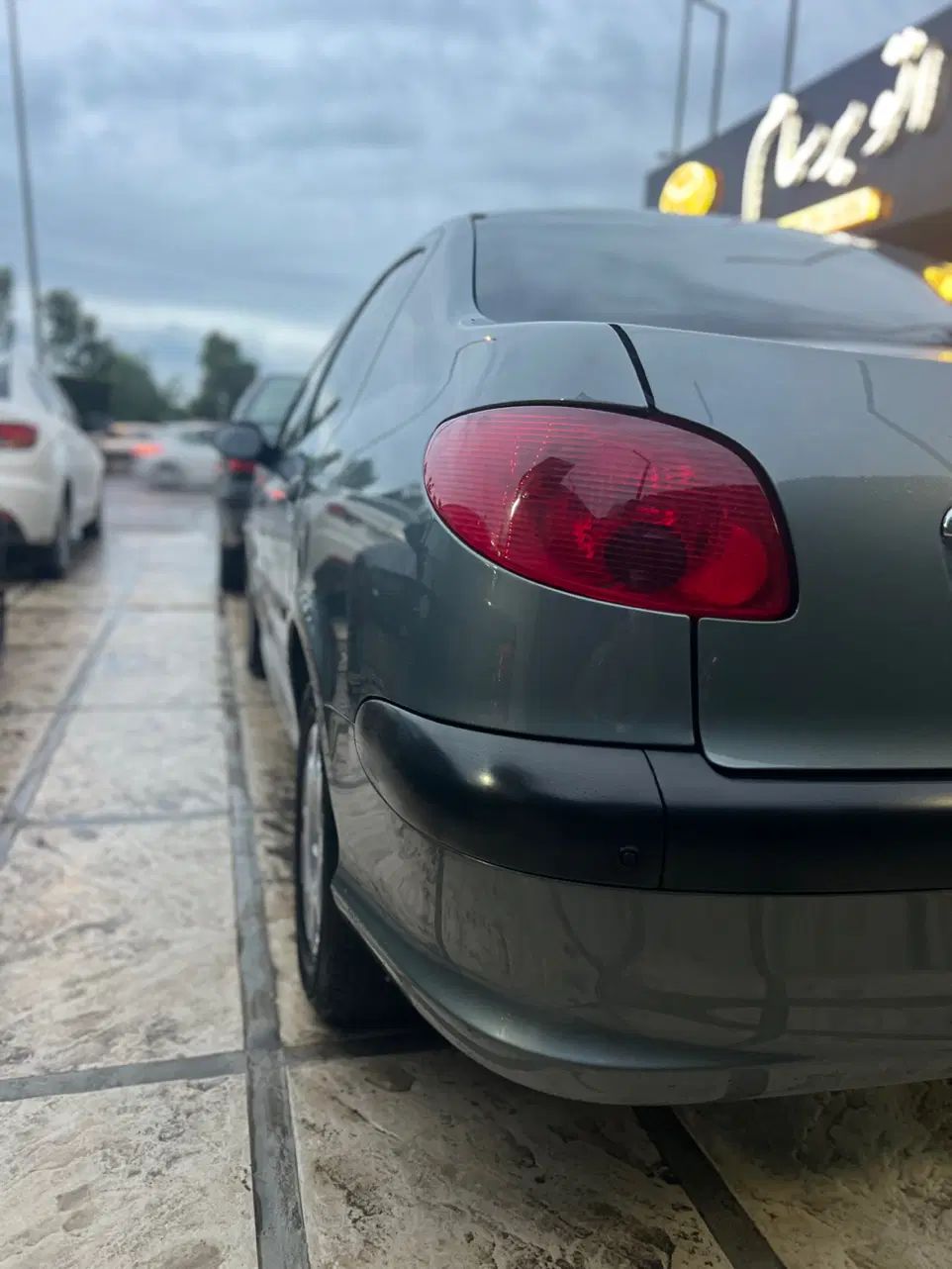 پژو ۲۰۶ صندوق دار v8 - 1399