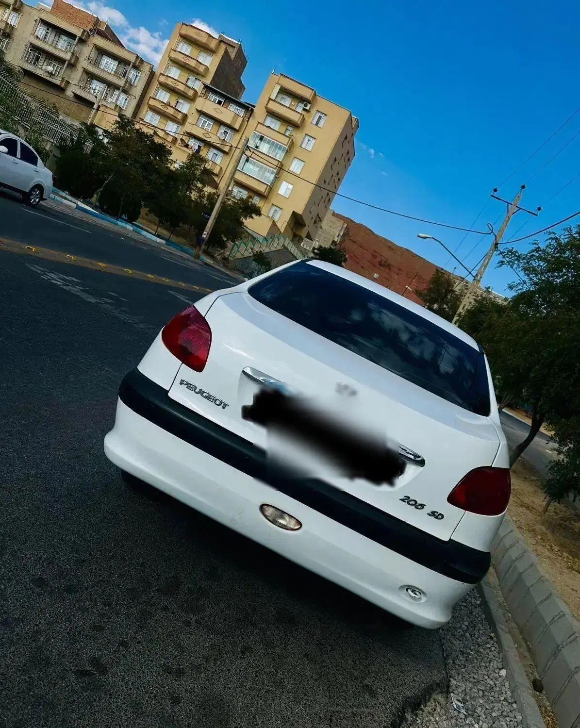 پژو ۲۰۶ صندوق دار v8 - 1390