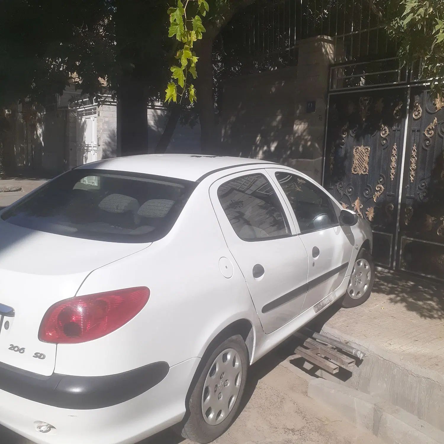 پژو ۲۰۶ صندوق دار v8 - 1398